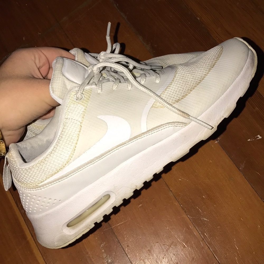 NIKE